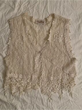 Ivory Lace Sleeveless Top